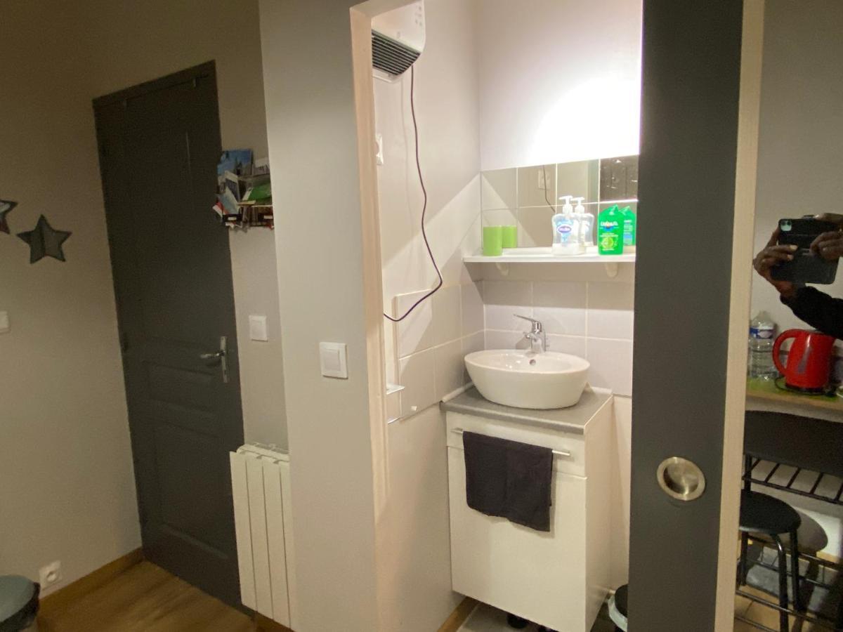 Sympathique Logement En Rez-De-Chausse, De 21M 2 Beauvais Eksteriør bilde