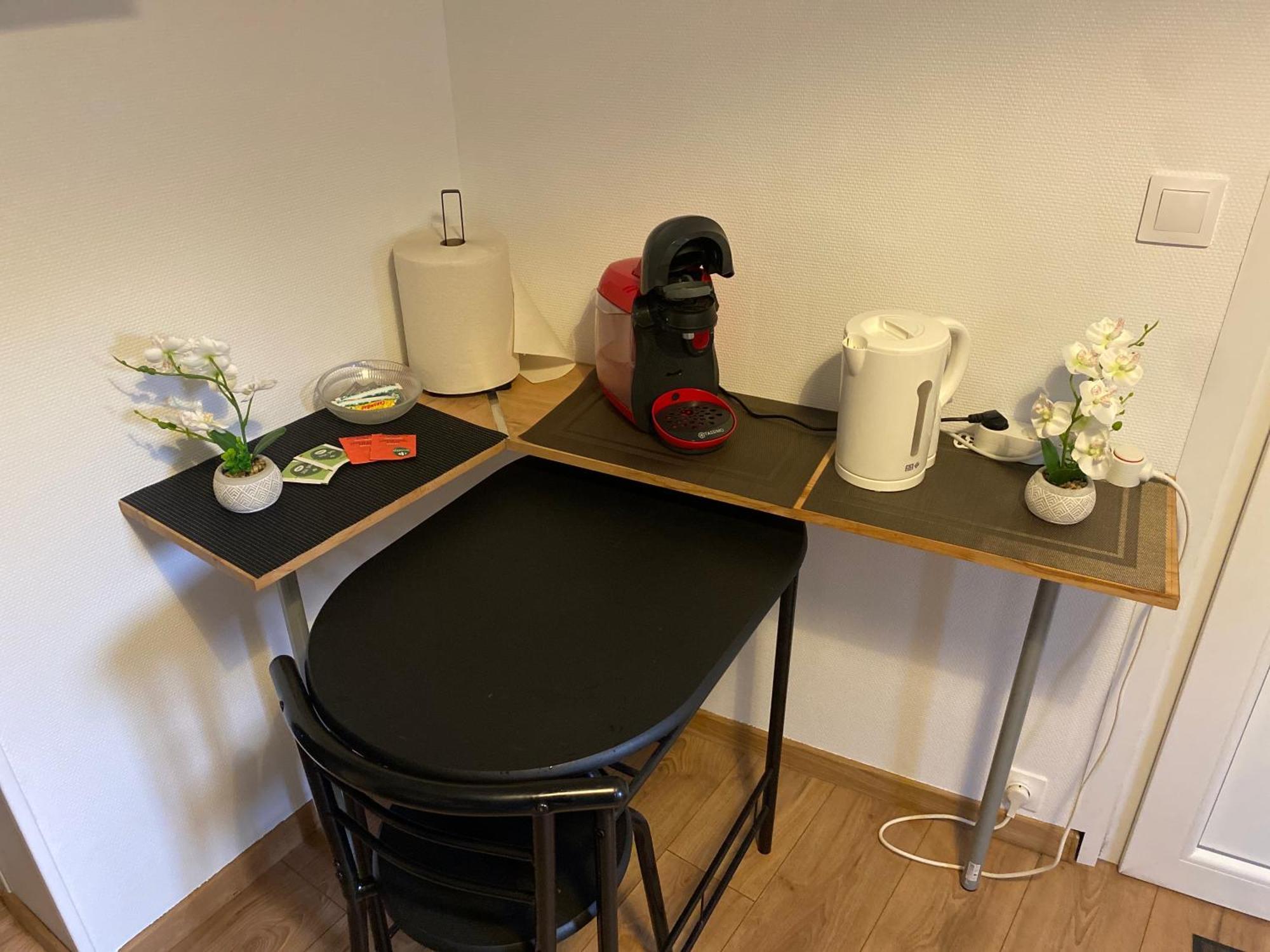 Sympathique Logement En Rez-De-Chausse, De 21M 2 Beauvais Eksteriør bilde